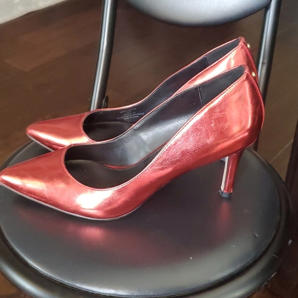 Red metallic heels - Picture 2 of 5